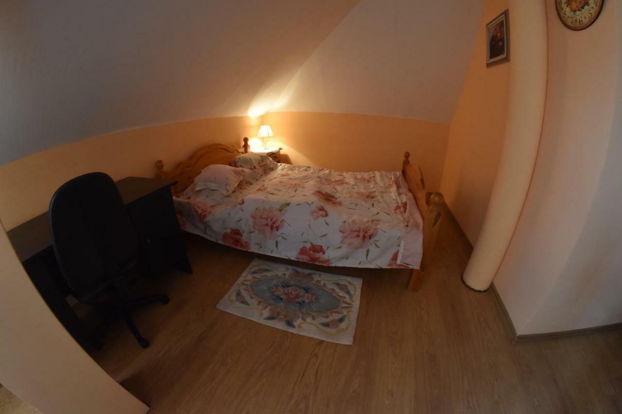 Comfortable House With Garden Manki Kültér fotó